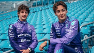 Mercedes - Videón, ahogyan Toto Wolff negyedszerre figyelmezteti az engedetlen Antonellit