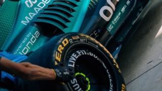 Aston Martin - Mindkét Aston Martinra felkerültek a legújabb fejlesztések, és van egy további jó hír is