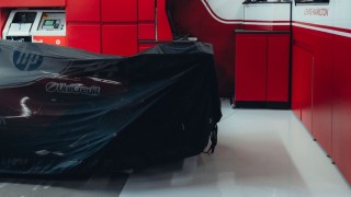Ferrari - Leclerc már Hamilton fékjeivel készül Barcelonában a Ferrarinál