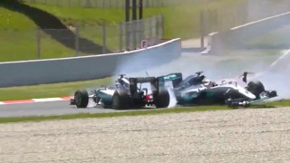 Mercedes - Hamilton és Rosberg egymásnak feszülése, amiből óriási botrány lett (videó)