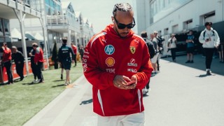 Ferrari - Lewis Hamilton új fotói mindent elárulnak, régen volt ennyire boldog