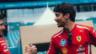 Ferrari - Hamilton árnyékában sorra hibázik Leclerc a Ferrarinál