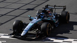 Mercedes - Súlyos hiba hátráltatja a Mercedest, a Ferrari készen áll a csapásra