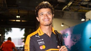 McLaren - Norris Le Mans-ba készül, lecsapna a McLaren hypercarjának egyik ülésére