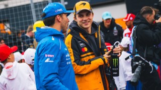 McLaren - Piastri egyelőre tagad, a paddock szerint viszont nagyon közeledik a Red Bull visszautasíthatatlan ajánlata