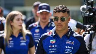 Red Bull Racing - Közel egy másodpercet kapott Verstappentől, a végsebességre panaszkodik Hadjar