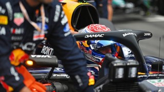 Red Bull Racing - Verstappen: „Fogalmam sincs, hogy mit történik itt”