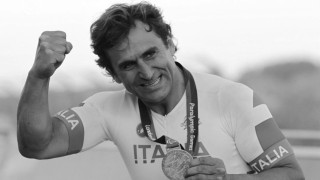 59 éves korában elhunyt a motorsport egyik legnagyobb hőse, Alex Zanardi