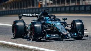 Mercedes - A Ferrari feljelentése után azonnal le kellett fűrészelni a Mercedes új fejlesztését