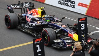 Red Bull Racing - Hatalmas politikai játszmát sejtenek a Red Bull motorfölénye mögött - a Mercedes áll a háttérben?