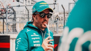 Aston Martin - Pénznyomda a pincében? Fernando Alonso értetlenkedve nézi a riválisok fejlesztéseit