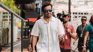 Aston Martin - Alonso szerint olyan hibája van az autónak, ami miatt jó eséllyel a falban fognak kikötni
