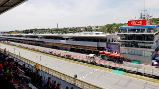 McLaren - Versenyfutás az idővel - váratlan logisztikai rémálommal küzdenek a csapatok