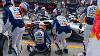 Racing Bulls - Lawson remekelt, a szomszédban viszont gondok akadtak
