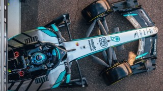 Mercedes - Titkos fegyverrel vágna vissza a Mercedes a Ferrarinak