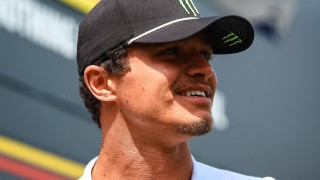 Mercedes - Sztárpilóták adják át az ülésüket a spanyolországi FP1-en