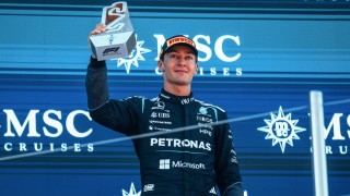 Mercedes - Nő a feszültség a Mercedesnél, Wolff fegyelmet vár Russelltől