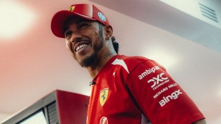 Kettős Ferrari-siker és tömeges panaszáradat a hungaroringi FP2-n