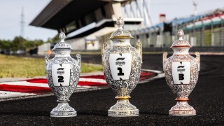 Most mutatták be a Magyar Nagydíj F1-es trófeáit – gyönyörűek és különlegesek