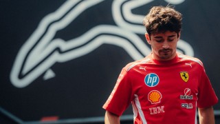Ferrari - Jean Alesi szerint Leclerc még sosem volt ennyire elveszve a Ferrarinál