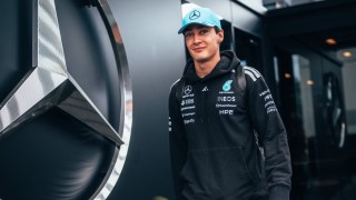 Mercedes - „Ez Kib***ottul elfogadhatatlan” – Russell őrjöngött a rádióban a kiesése után