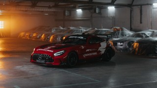Mercedes - Különleges festéssel érkezik a Magyar Nagydíjra a biztonsági autó