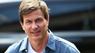 Mercedes - Saját fia nevelésével kapcsolatban tett meglepő vallomást Toto Wolff