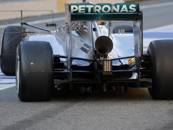 Amikor a Mercedes „megafonnal” próbálta orvosolni az F1 problémáját