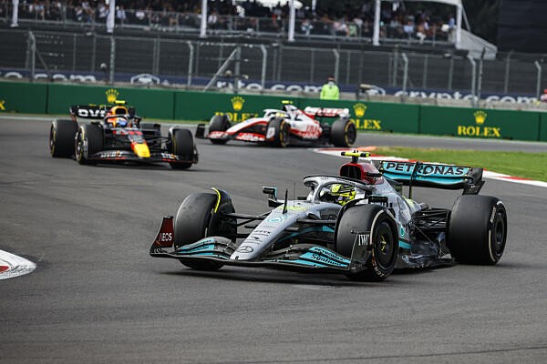 és - Mercedes: Meglepő, hogy senki más nem találta meg ezt a kiskaput