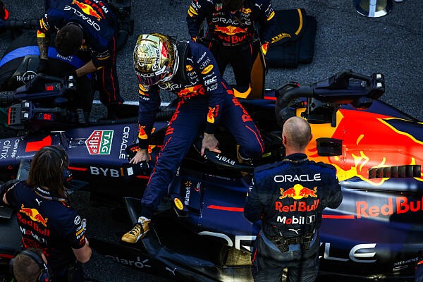 Meggondolta magát az FIA, komoly összegtől esik el a Red Bull