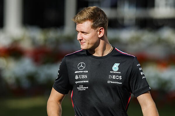 és - Ocon: Schumacher „nagyon ritka lehetőséget” kapott a Mercedesnél