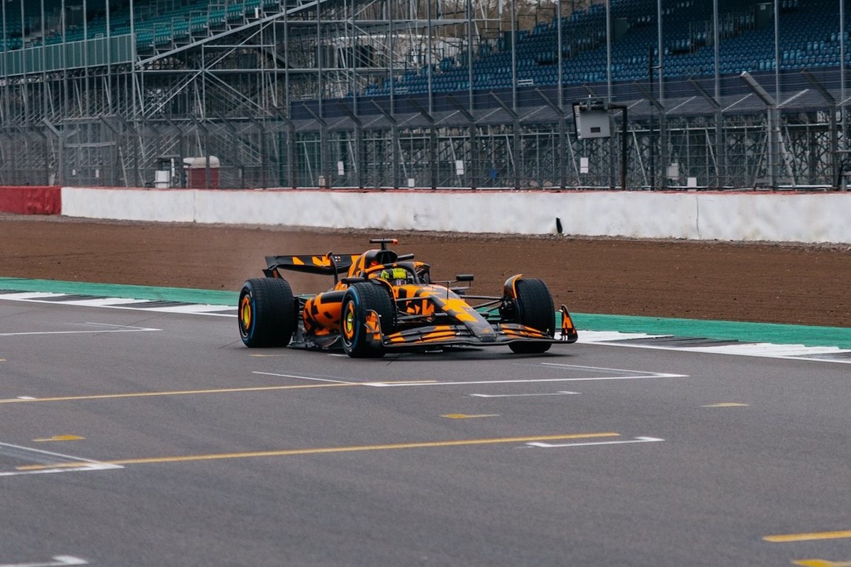 és  - Papaya és fekete geometria - Így néz ki az új McLaren