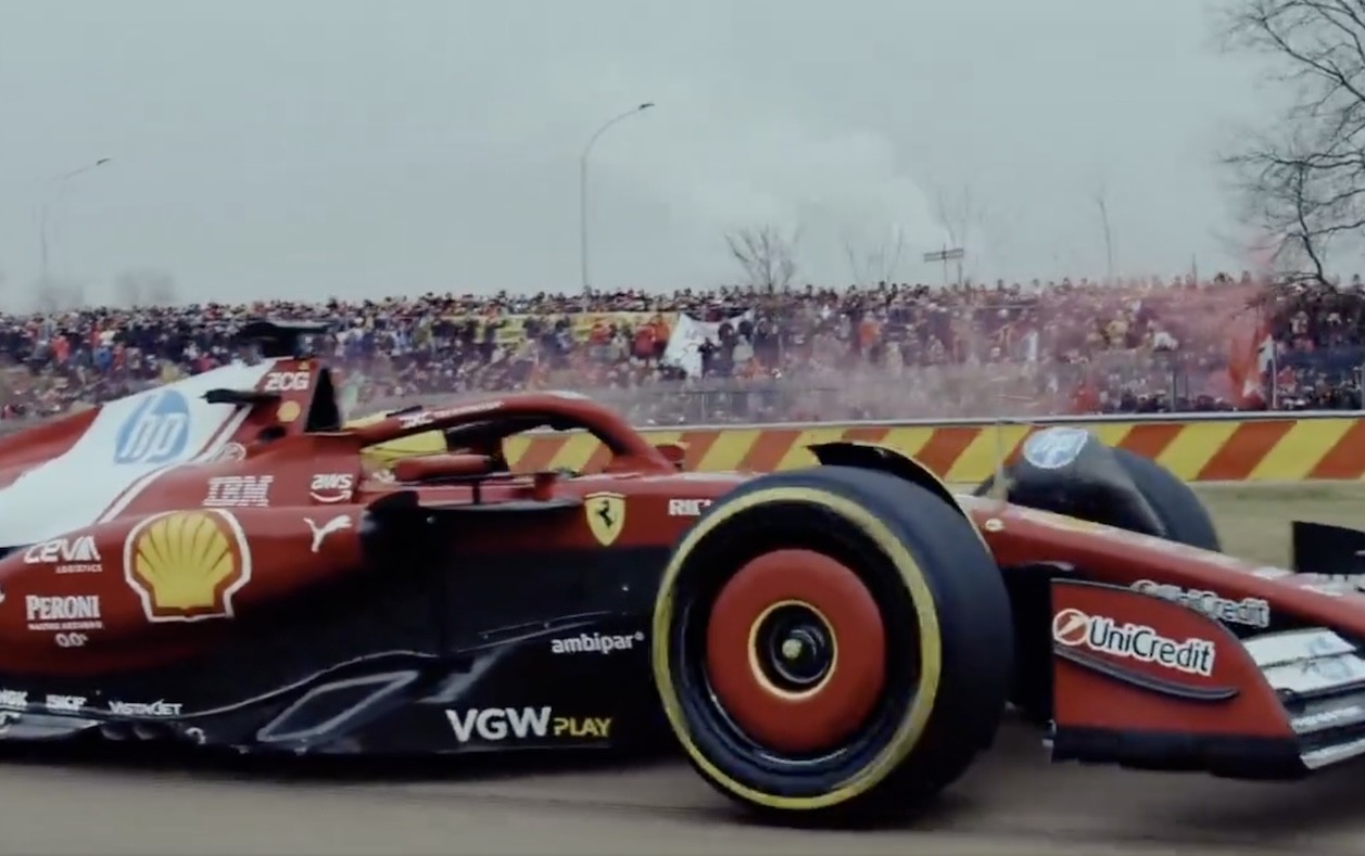 és  - Így értékelte Hamilton az új autóval megtett első köröket